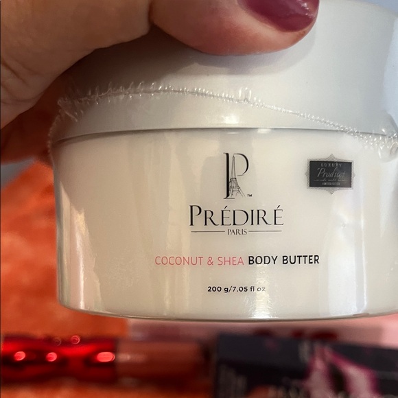 Super Beauty Bundle: Tilbury; One Size; Murad; Grown Alchemist; Predire; SKKN - Picture 8 of 10